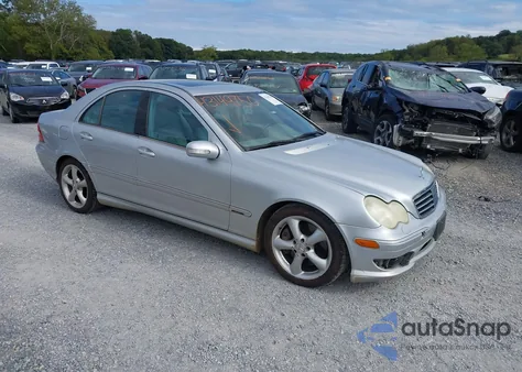 2006 Mercedes-Benz C 230 Sport z USA, uszkodzony, nr VIN WDBRF52H26F751918